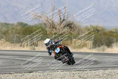 media/Dec-01-2025-Moto Forza (Mon) [[2daa91e15f]]/3-Beginner Group/Session 3 (Turn 3)/